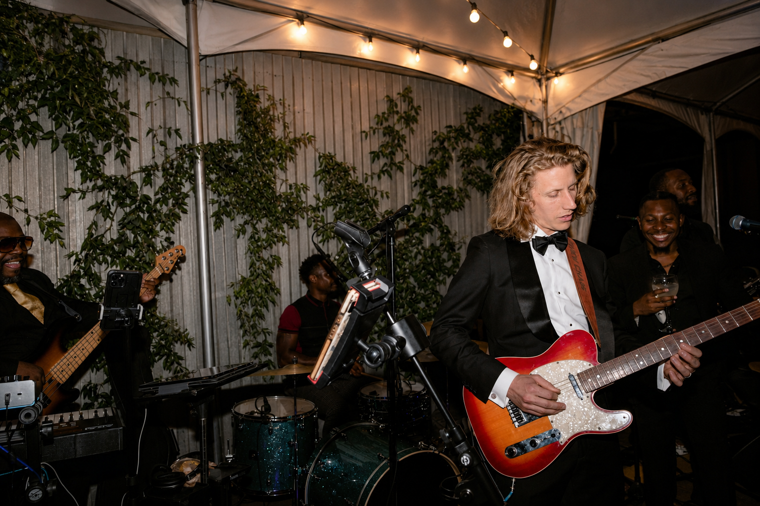Thomas Haupt performing with a live band
